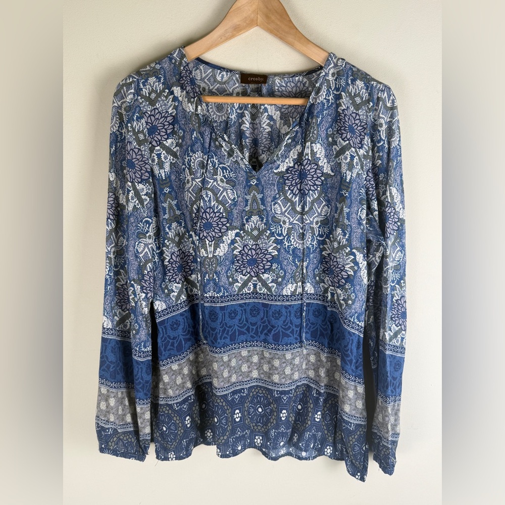 Crosby Women's Floral Long Sleeve V-Neck Tasseled Rayon Blue Blouse Size L BOHO‎